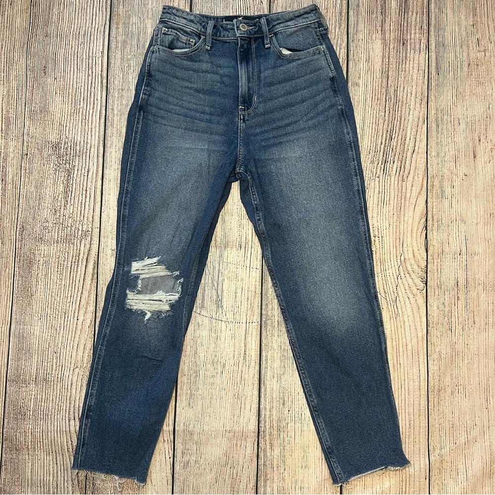 Hollister Jeans Womens 3 Short 26X25 Ultra High Rise Mom Jean Distressed Denim